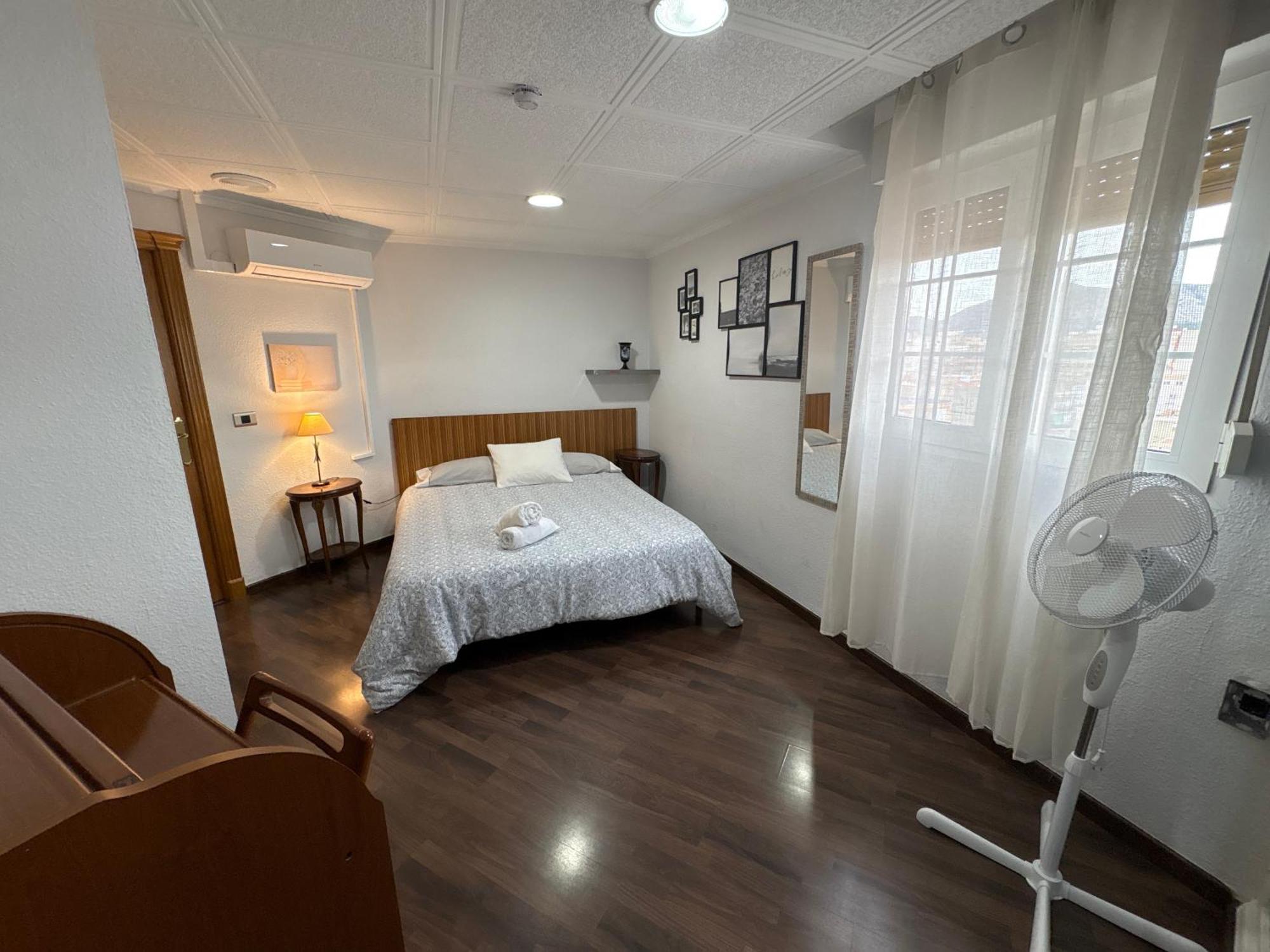 Apartamentos Centro Ciudad 2 Habitaciones Elda Luaran gambar